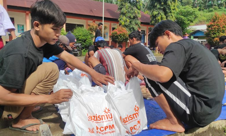 Pimpinan Cabang Pemuda Muhammadiyah (PCPM) Pencongan Kabupaten Pekalongan mengadakan kegiatan Bhakti Qurban di Desa Wangkelang, Kecamatan Kandangserang, Kabupaten Pekalongan