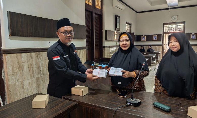 Lazismu KL Pekajangan Salurkan Bantuan untuk Guru dan Ustadz, Ustadzah Aisyiyah se-Pekajangan