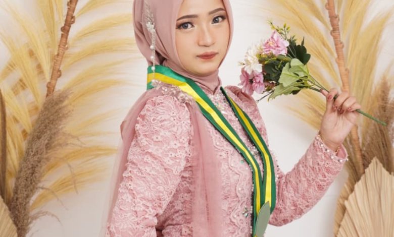 Movie Lisa Angelin, mahasiswa S1 Keperawatan UMPP