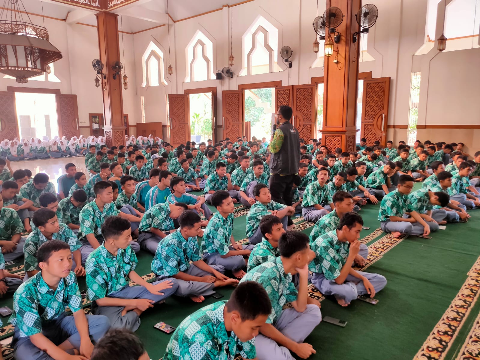 Divisi Program Lazismu Pekalongan, Miftahuddin, sampaikan program-program lazismu