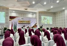 Prosesi Sumpah Profesi Apoteker di Wisuda UMPP