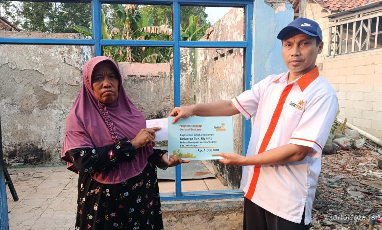 Lazismu Pekalongan Bantu Korban Kebakaran di Wonoyoso Wonokerto