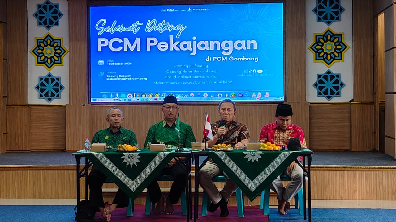 Ketua PCM Pekajangan, H. Abdul Shomad, SE, memimpin langsung kegiatan study tiru ke PCM Gombong